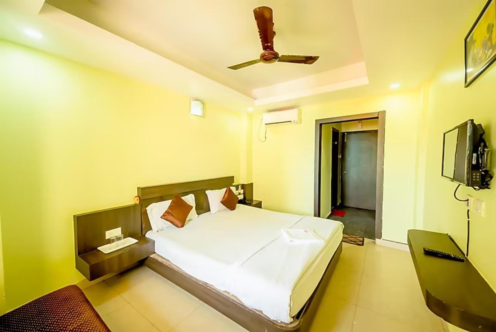 Deep Ganga Inn Near Sea Beach By Morservices Puri Exterior foto